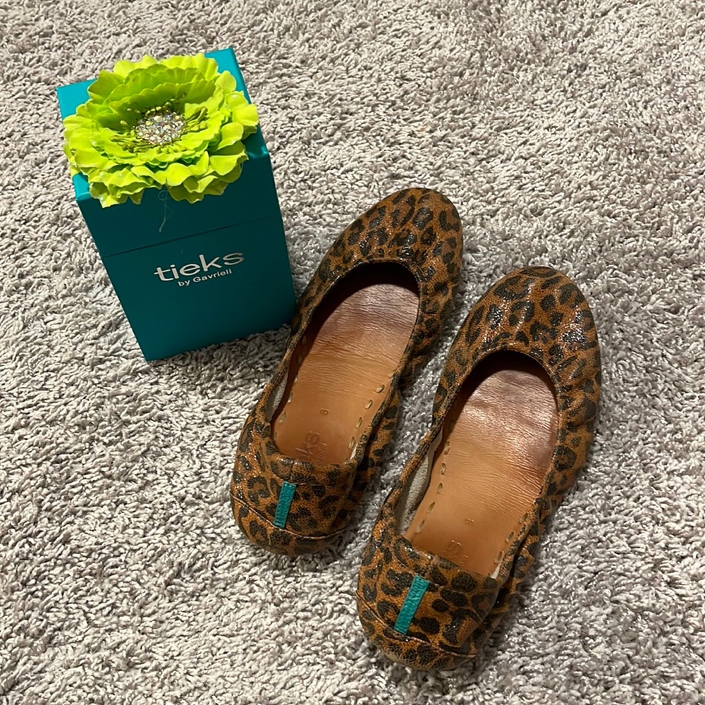 Tieks leopard. Size 8 GUC!